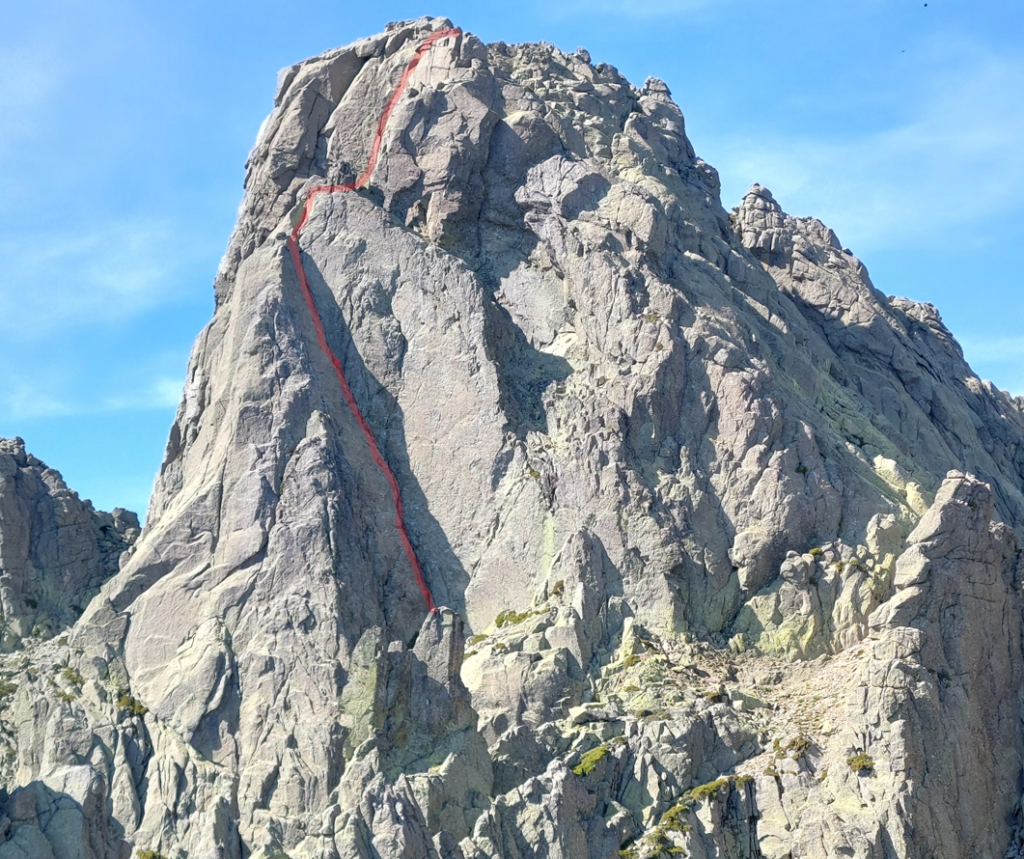 Ascensiones Galayos Diedro Gran Galayo - PlanetB Guías